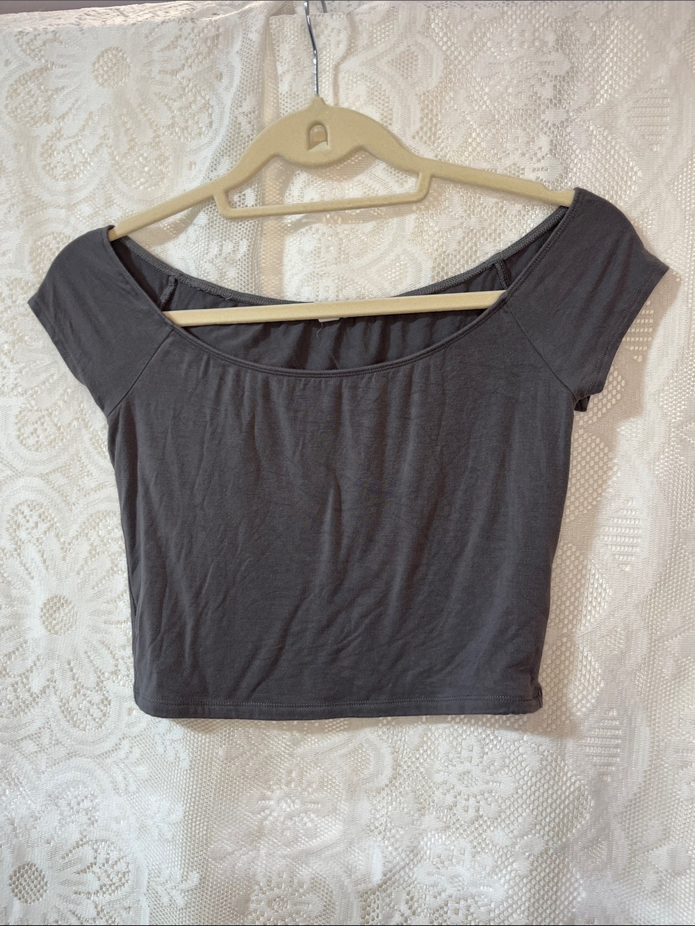 Garage Gray Off-Shoulder Crop Top M